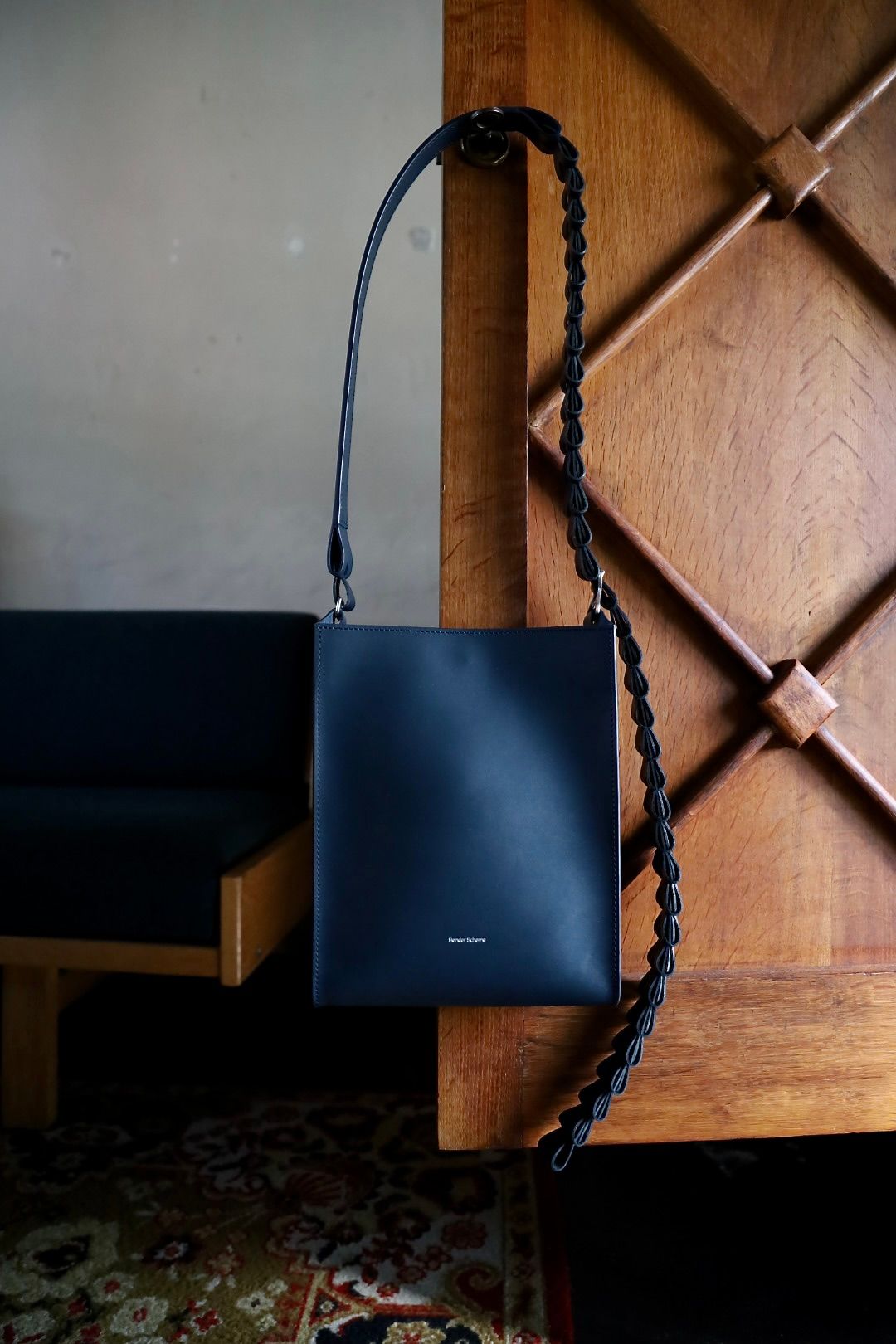 エンダースキーマ 25SA バッグ construct bag(xu-b-csb)navy