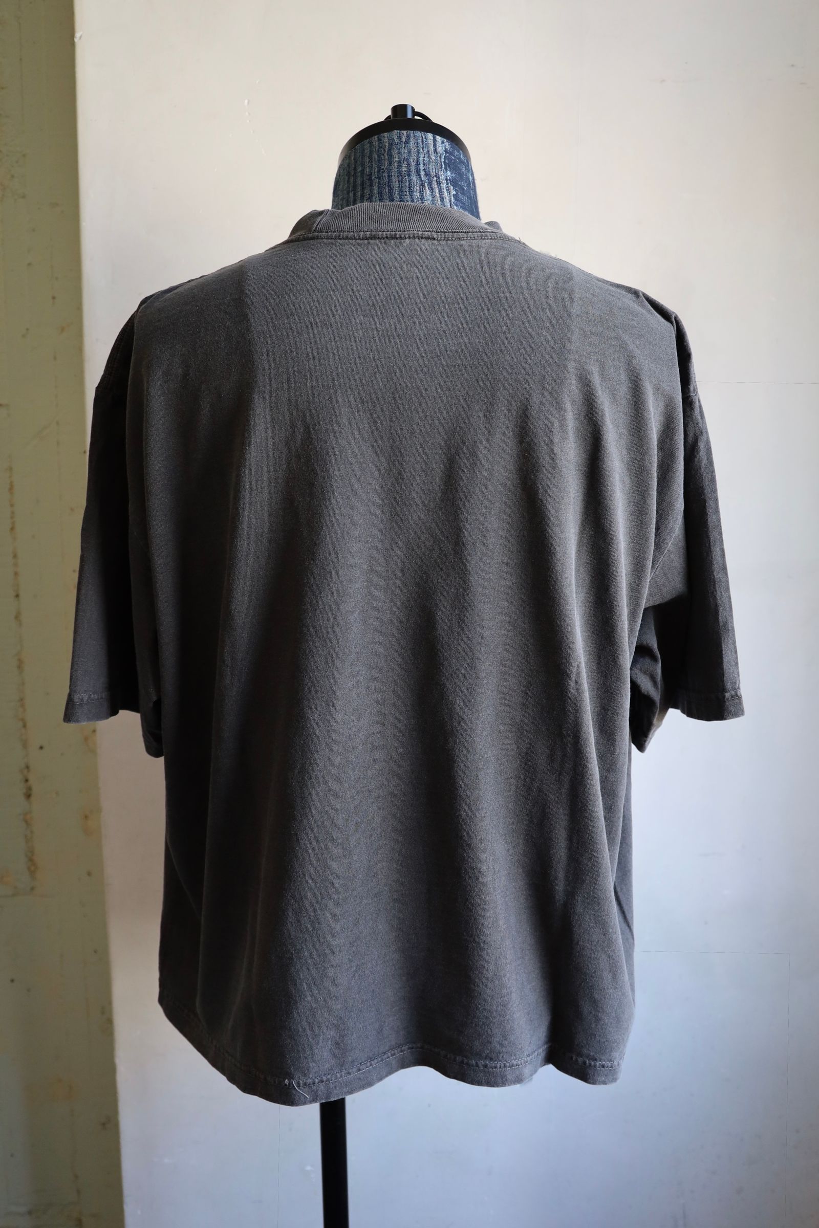 is-ness - イズネスミュージック 25SS TECHNO FLOCKY PRINT T