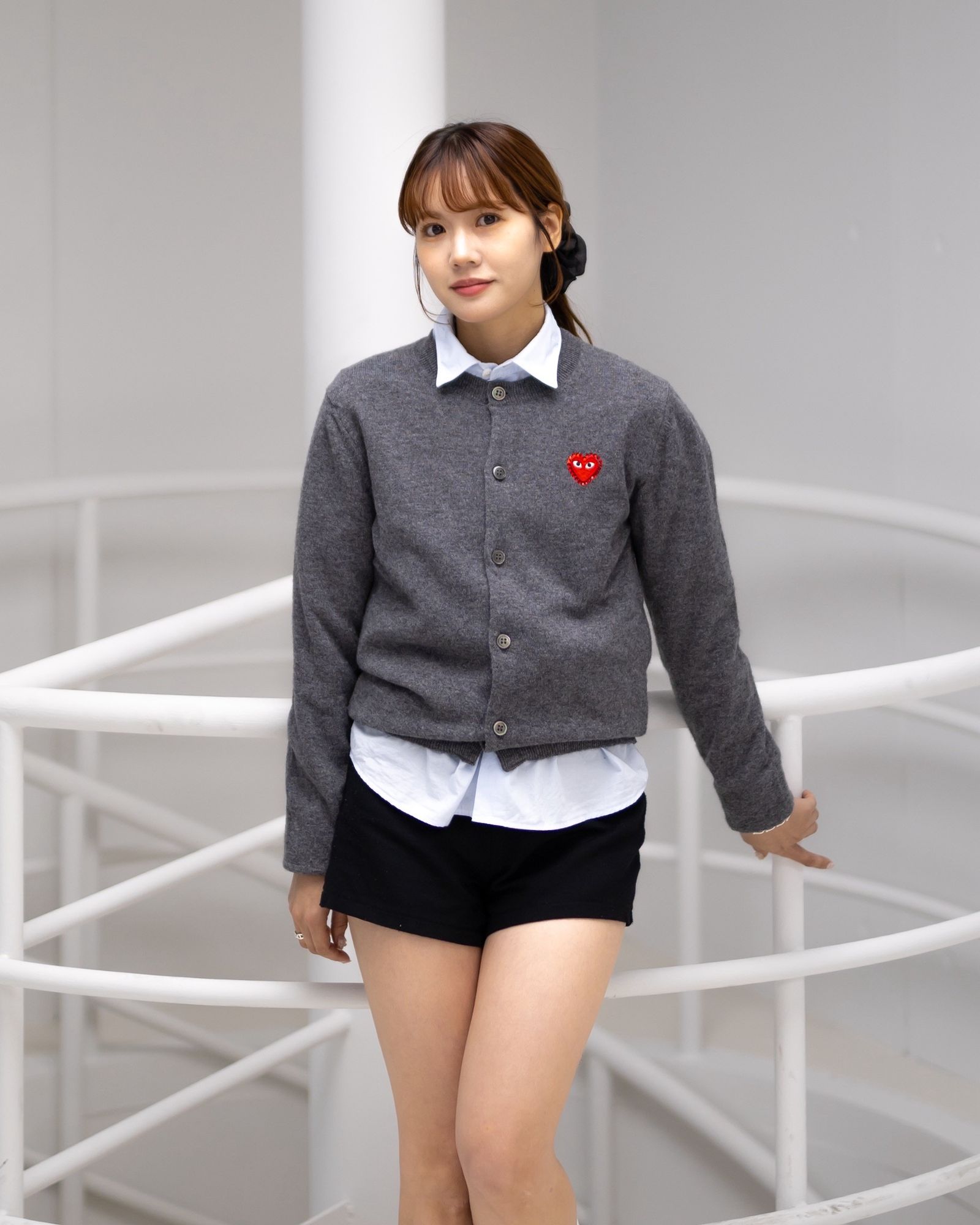 PLAY COMME des GARCONS 新作ROUND NECK RHINESTONE CARDIGAN style.2025.11.23