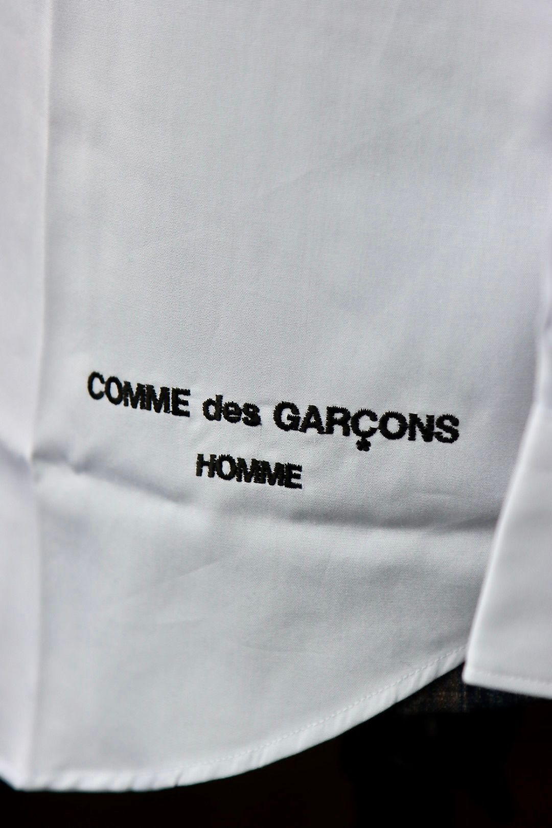 COMME des GARCONS HOMME - コムデギャルソンオム ロゴブロードシャツ(HM-B102-051)WHITE | mark