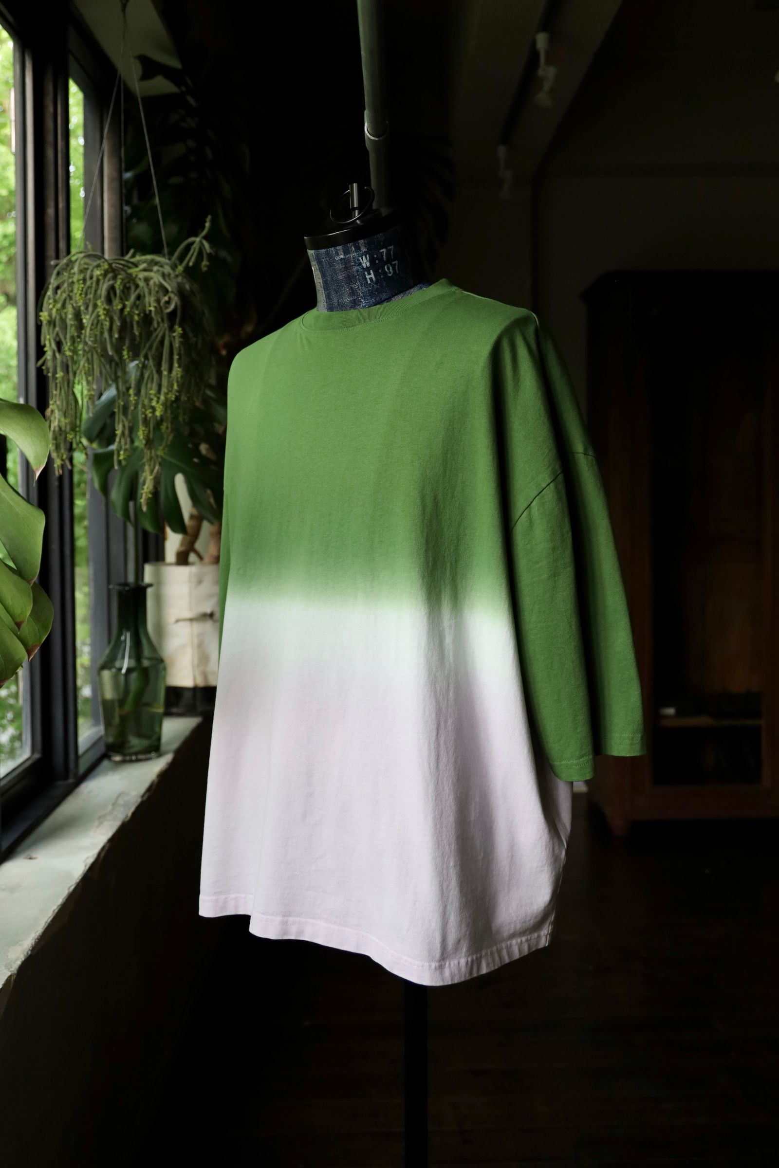 イズネス24SS GRAMICCI for is-ness HORIZON OVERDYE T-SHIRT(1006GRAMICCIT01)GREEN×LIGHT PINK
