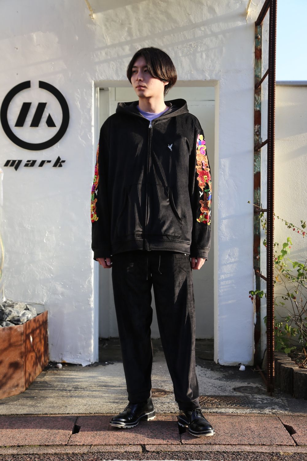 CHAOS EMBROIDERY COMFY HOODIE(21SS24BL118) style.2021.1.16. | 1508