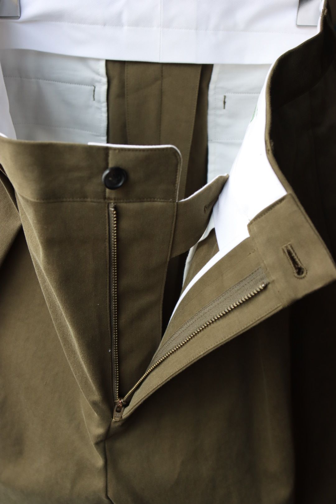 アプレッセショーツTwo Tuck Chino Shorts(23SAP-04-02H)OLIVE