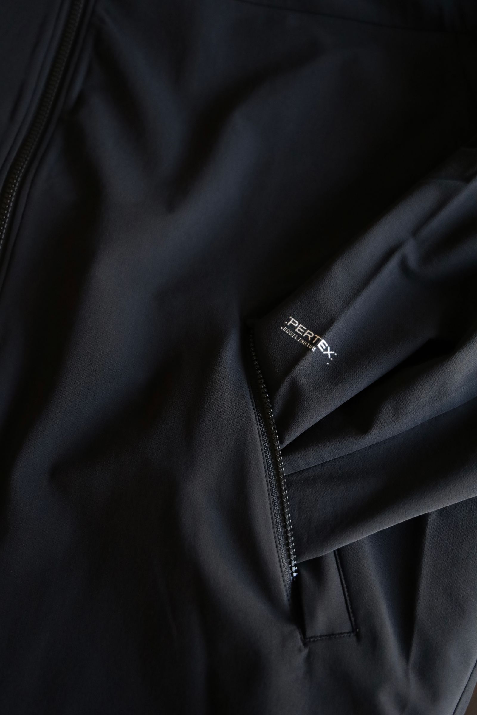 グラフペーパー 25SS PERTEX Equilibrium Front Yoke Blouson(GU251-30245)BLACK