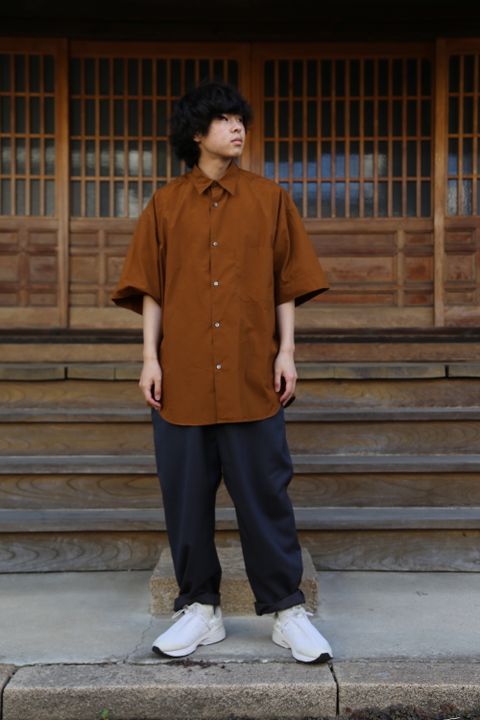Graphpaper Broad Oversized S/S Regular Collar Shirt(GM212-50625B) style. 2021.05.23.