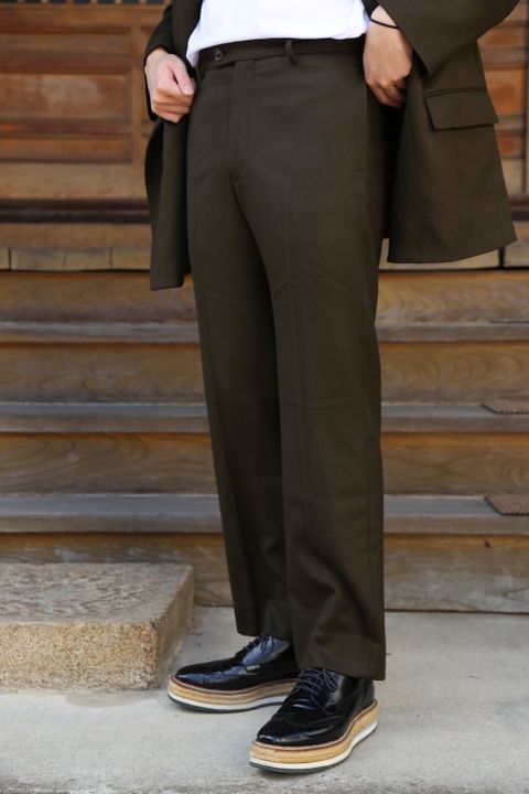 YOKE 新作WOOL FLANNEL BACK SLIT STRAGIHT TROUSERS style.2020.9.27.