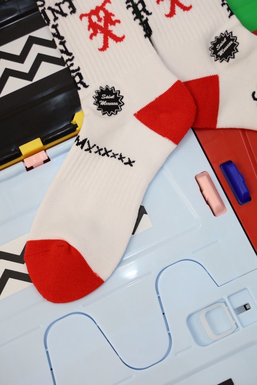 セントマイケル SINNER SOCKS (SM-HR1-0000-107)WHITE/RED★10月11日(土)発売！