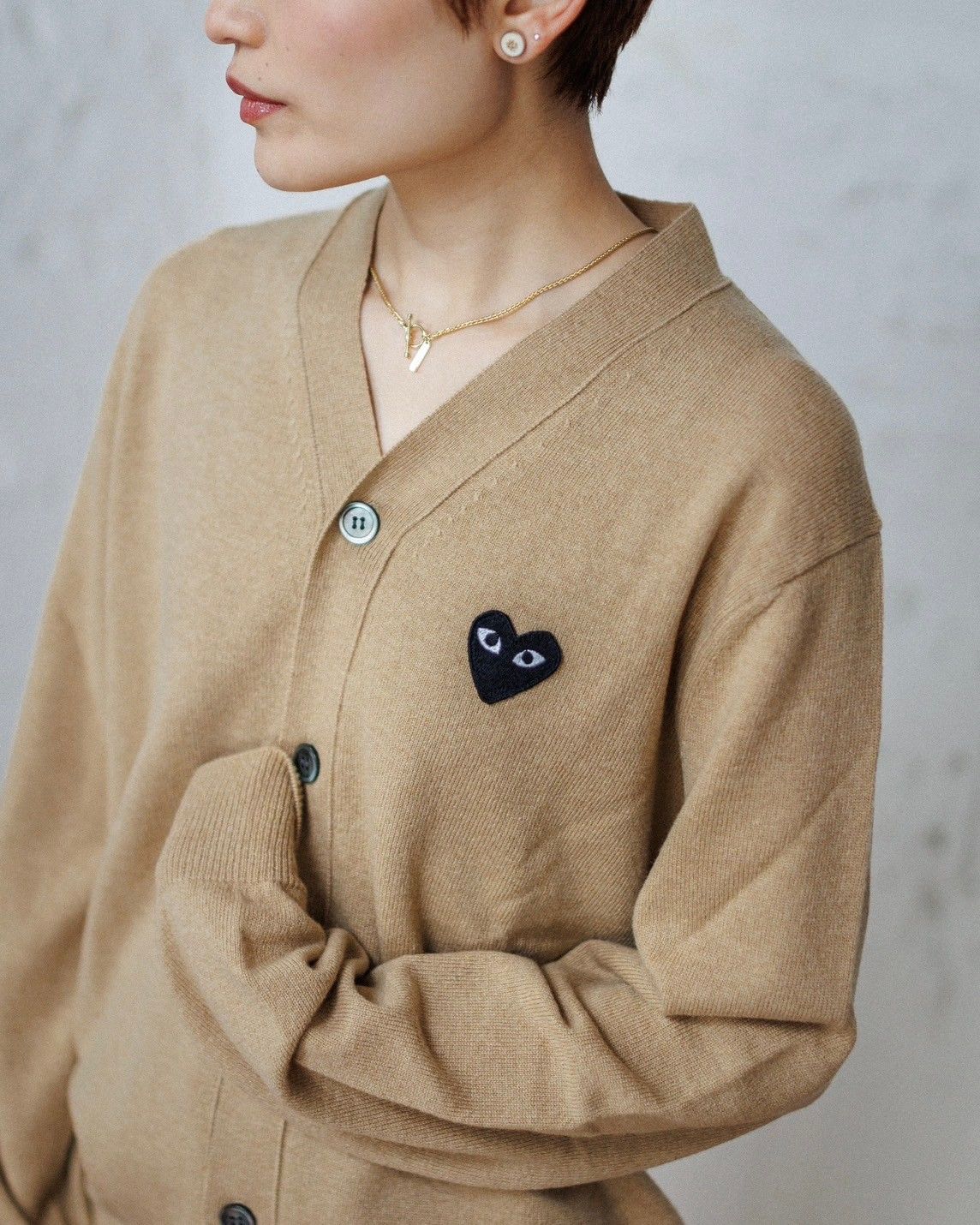 PLAY COMME des GARCONS V-NECK CARDIGAN style.2025.2.14