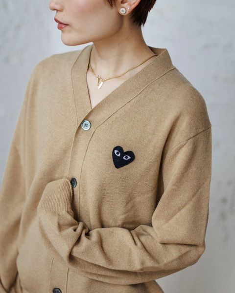 PLAY COMME des GARCONS V-NECK CARDIGAN style.2025.2.14