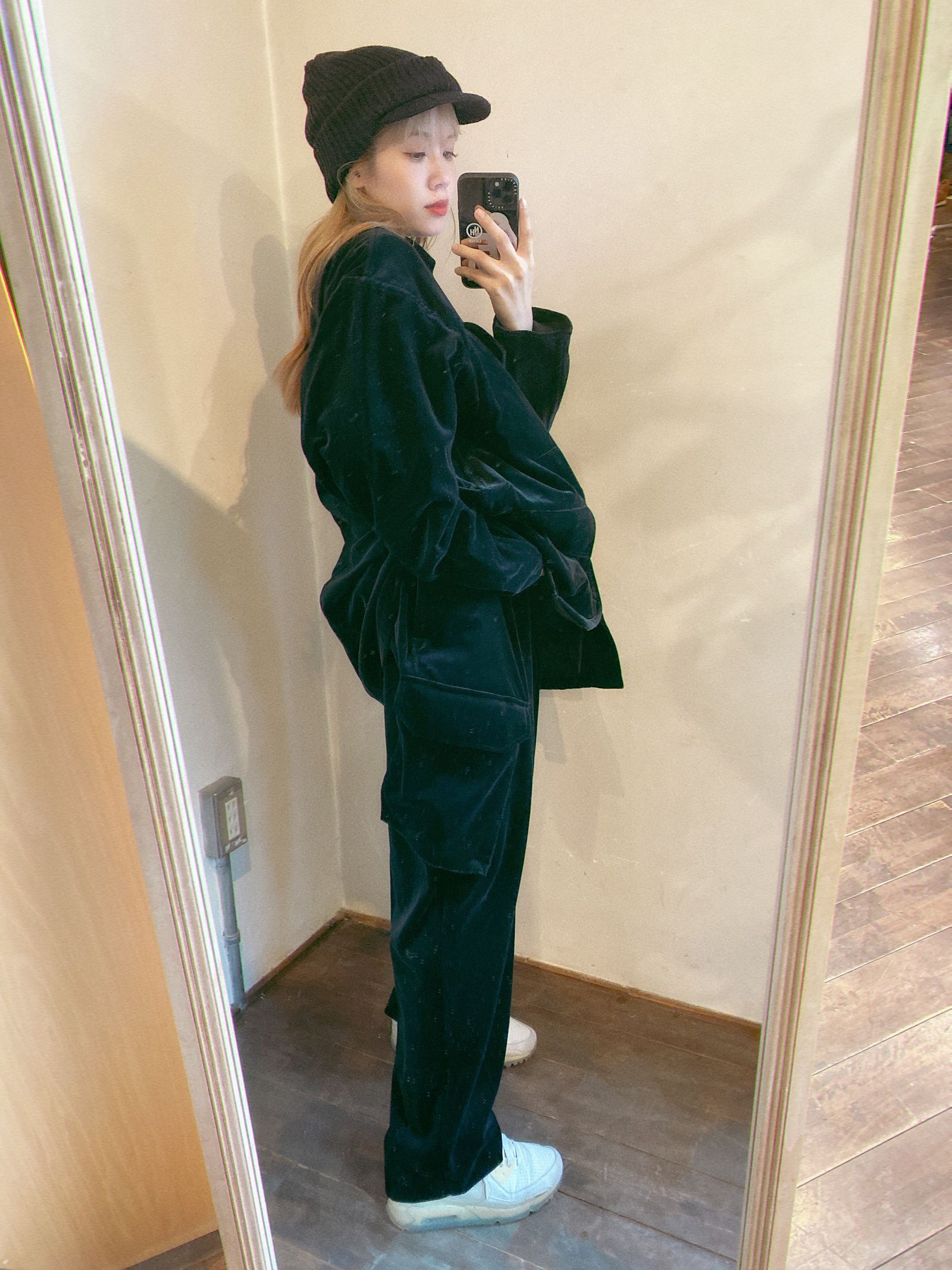 blurhms 23FW Velvetセットアップスタイル.2023.11.11 | 3948 | mark blurhms 23FW Velvetセットアップスタイル.2023.11.11 | 3948 | mark