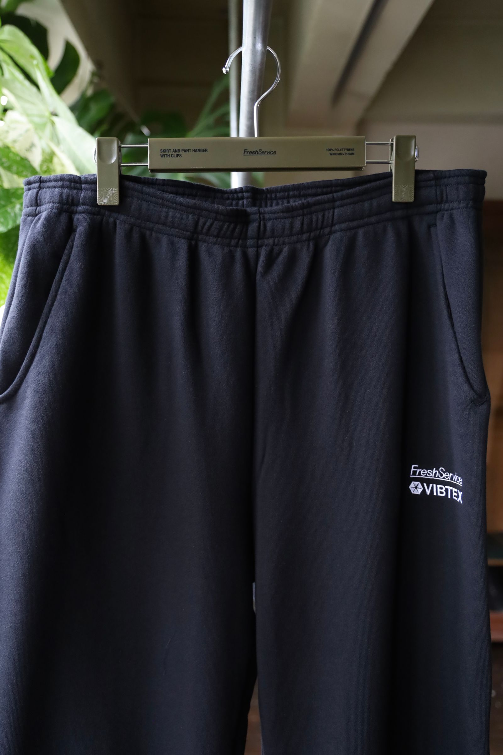 フレッシュサービス VIBTEX for FreshService SWEAT PANTS (BLACK)