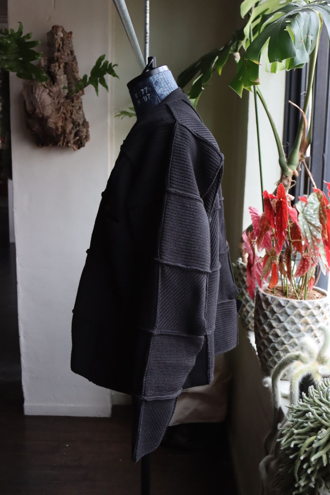 ヨーク24SS PATCHWORK RIB BUTTONED CARDIGAN(YK24SS0683S)BLACK