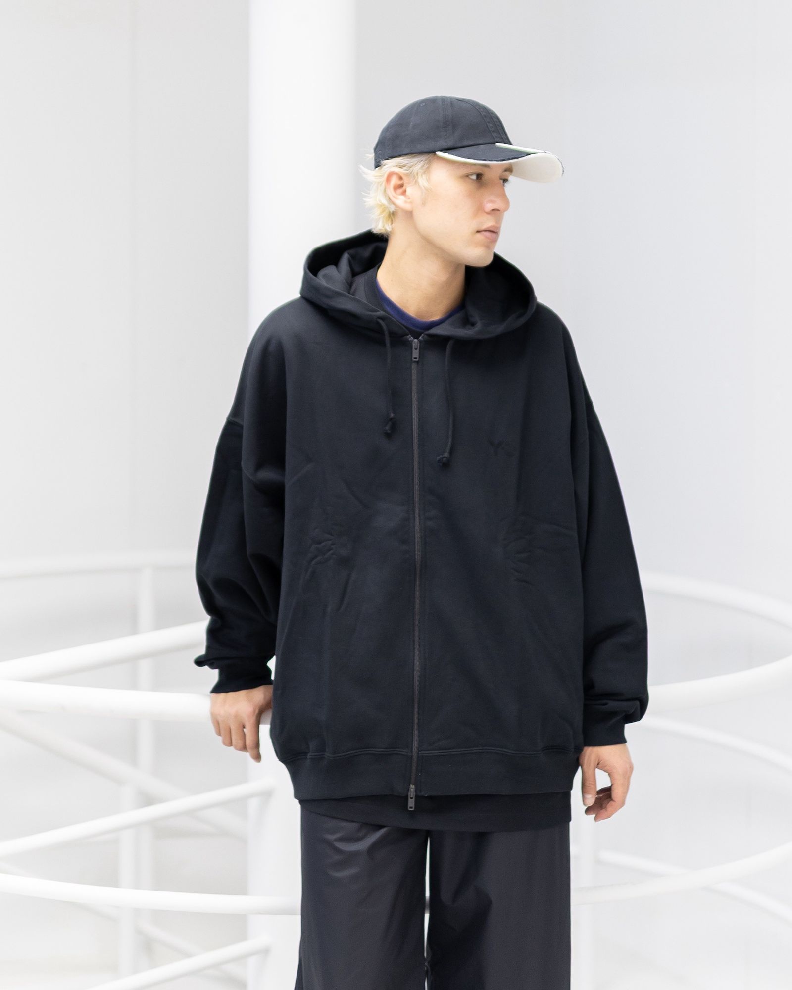 ワイスリー Y-3 フロントロゴ ジップ フーディーFL ZIP HOODIE (KA3107)BLACK☆新作発売！