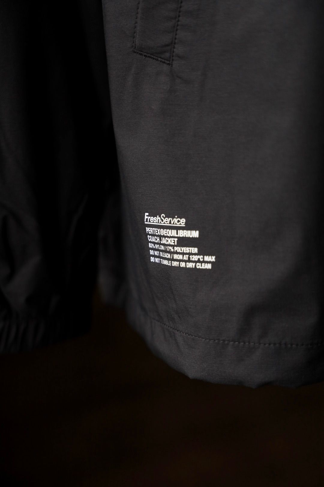 フレッシュサービス PERTEX® EQUILIBRIUM COACH JACKET(FSC253-30113)CHARCOAL★9月20日(土)発売！