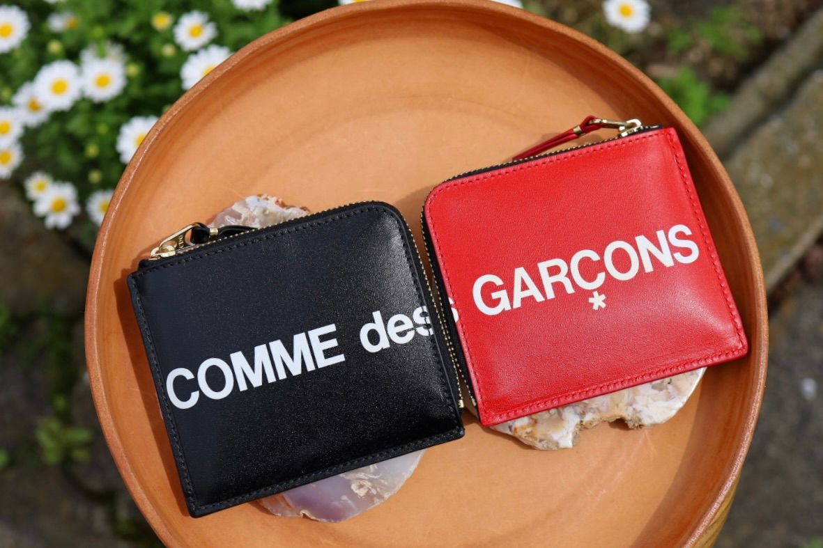 コムデギャルソン 財布 CDG Wallet Huge Logo (8Z-T031-051-2) RED