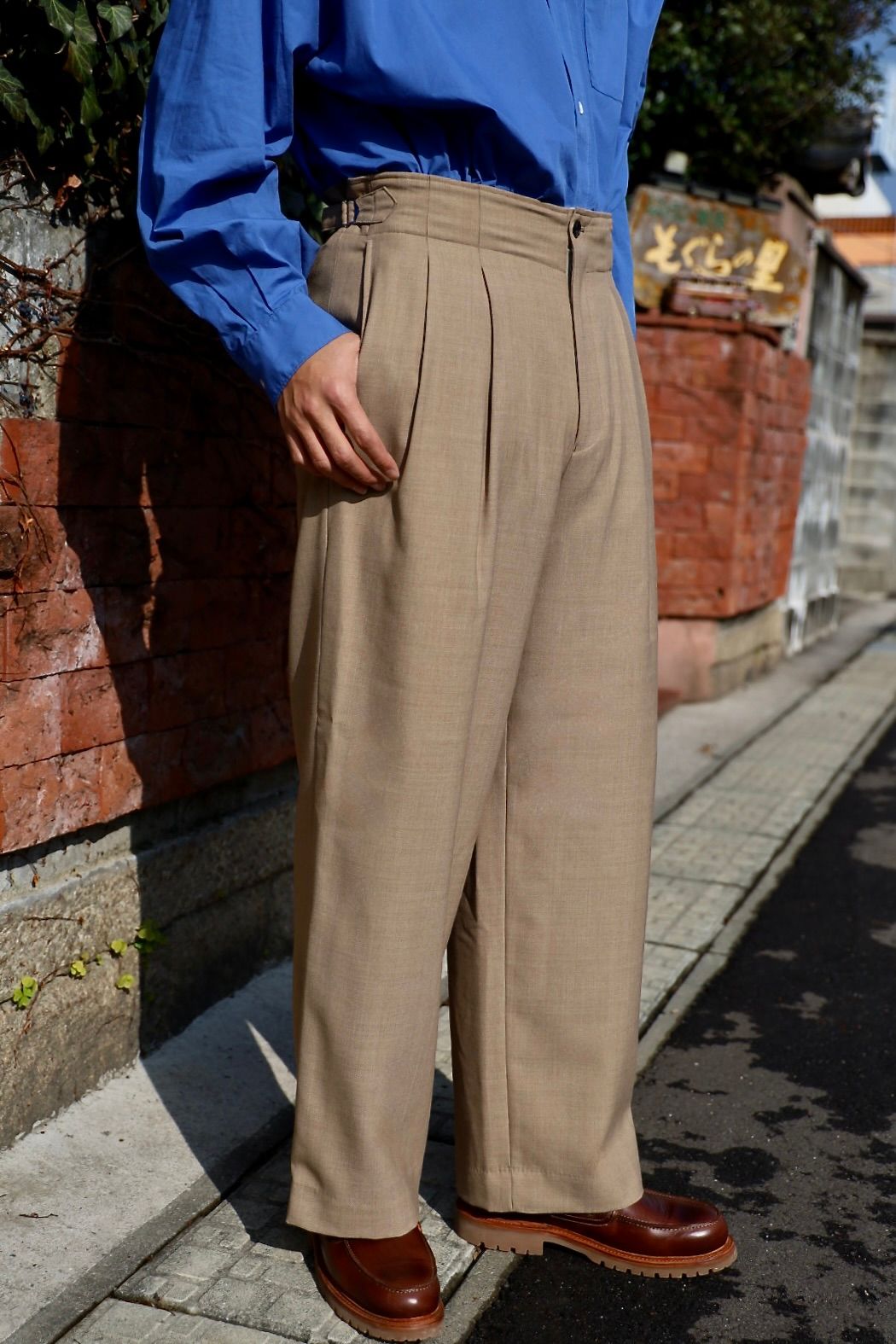 marka マーカ 26SS TWO TUCK MILITARY TROUSERS -RECYCLED POLYESTER NON-MULESED WOOL GABARDINE-(M26A06PT01C)BEIGE☆新作発売！