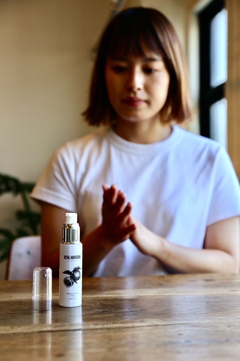 VITAL MATERIAL ハンドジェル   手につけた瞬間にサラッと馴染み、ほのかに香る衛生ハンドジェル再入荷！