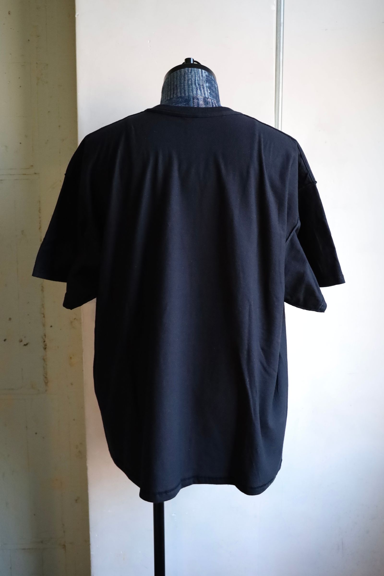 イズネスミュージック CHILL OUT T-SHIRT(IMP5_29_CHILLOUT5ST01)BLACK