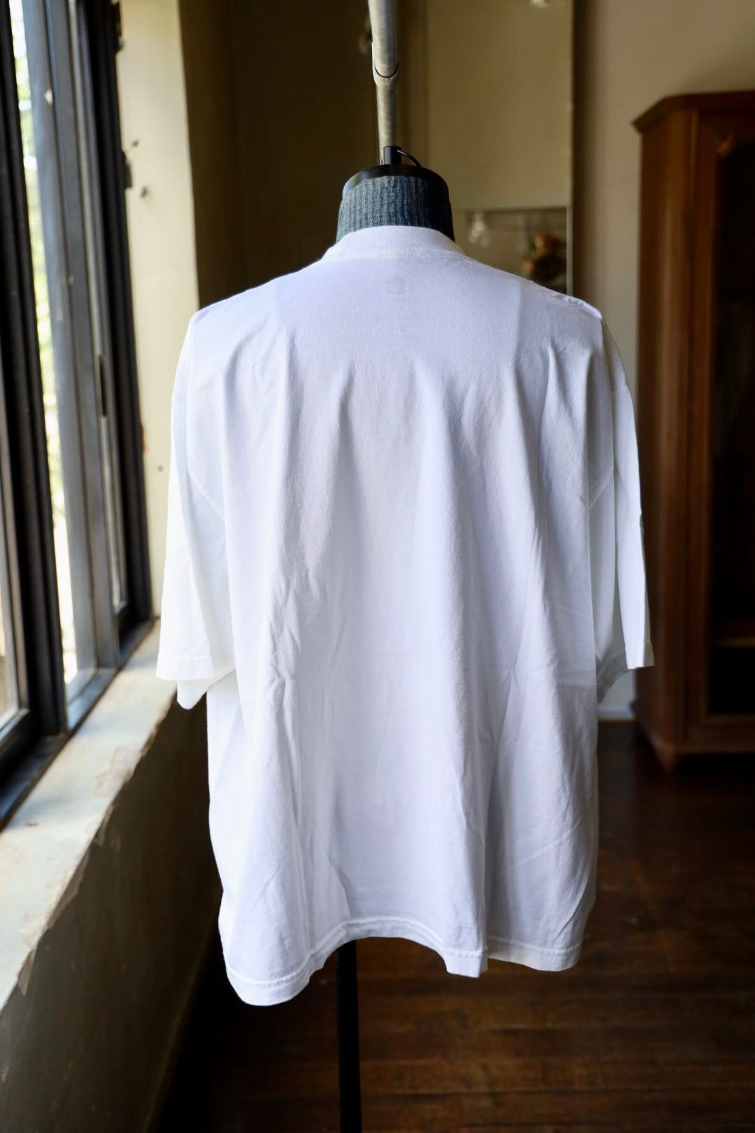 イズネスミュージック 25AW RAVE T-SHIRT (IMP6_05_RAVE5ST01) WHITE