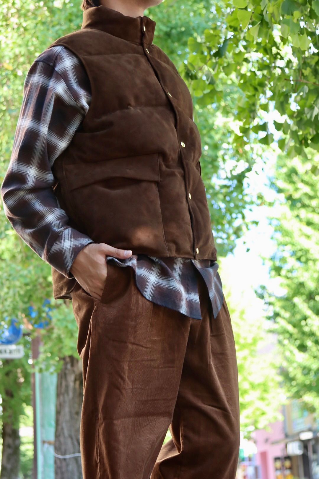 A.PRESSE 23AW Suede Down Vestスタイル