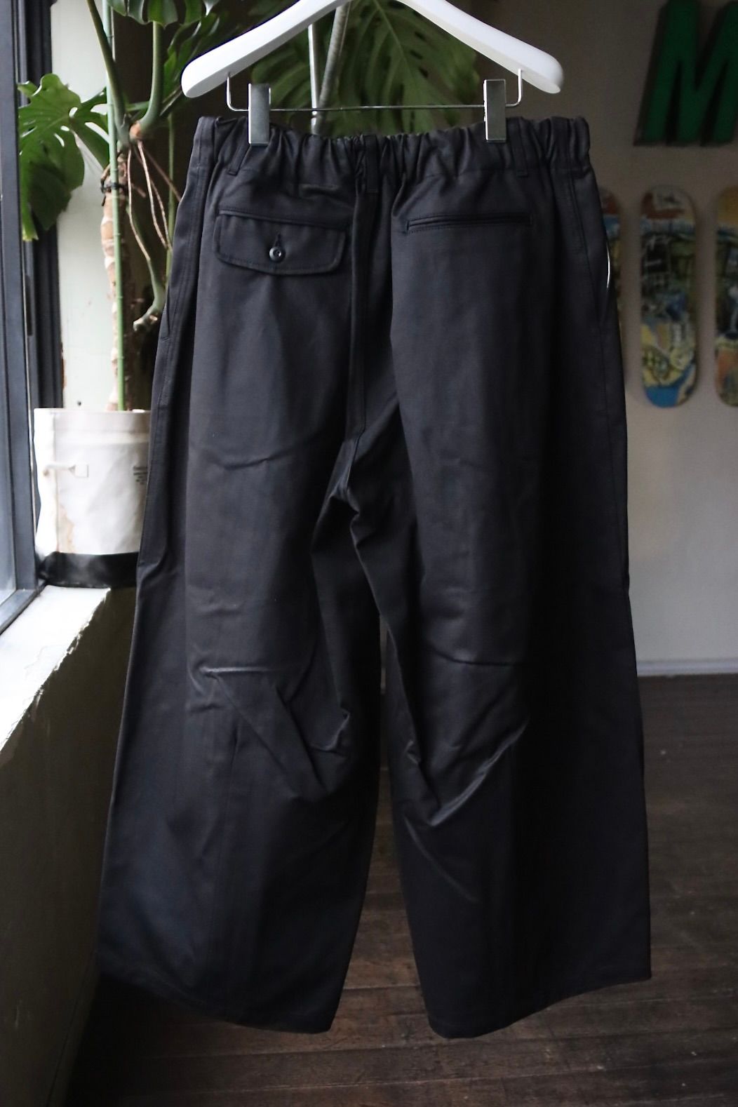 イズネス23SS バルーンイージーパンツ BALLOON EZ PANTS(28PT01T01-1)BLACK☆2月23日(木)発売！