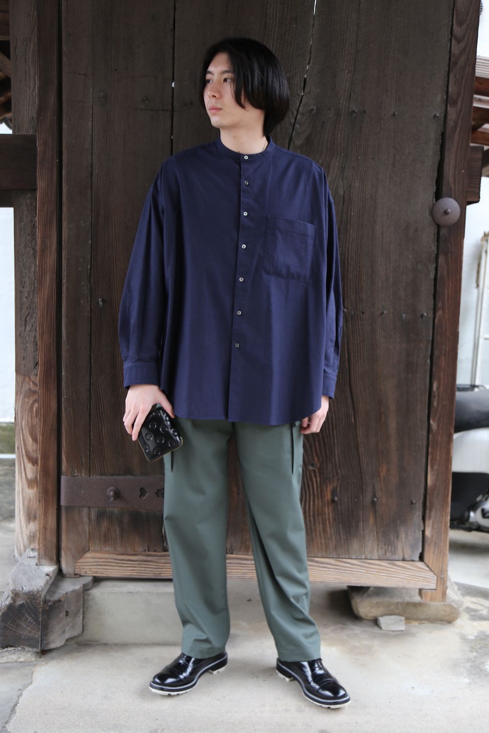 Graphpaper Oxford Oversized Band Collar Shirt(GM211-50137B) style