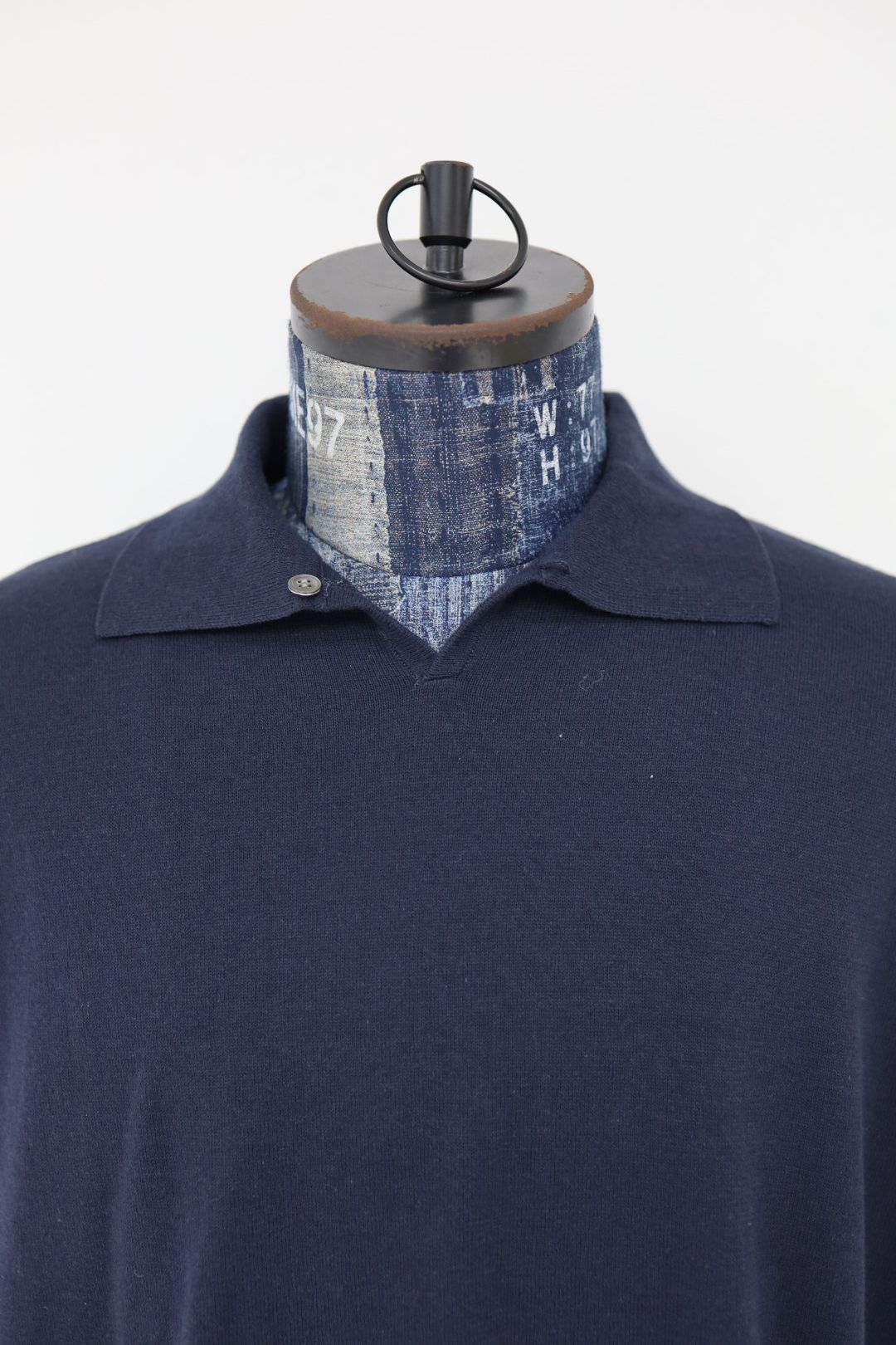 イズネス 26SS Knitted Polo Shirt (26SS_44_1008SSPOLO01)NAVY☆新作発売！