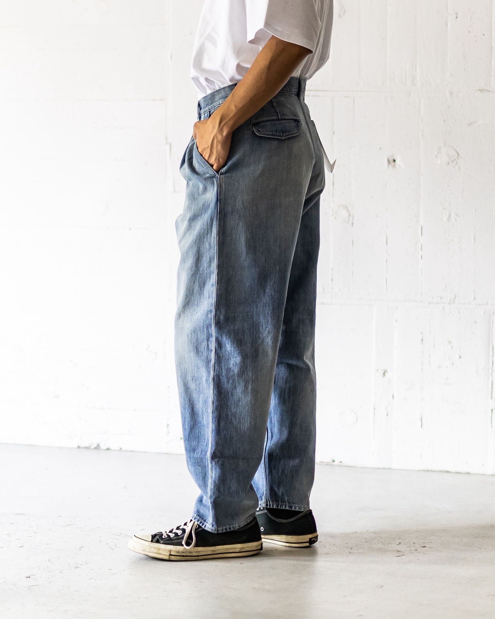 グラフペーパー25AW Selvage Denim Two Tuck Tapered Pants(GU253-40060LB)INDIGO_LIGHT FADE☆7月26日(土)発売！