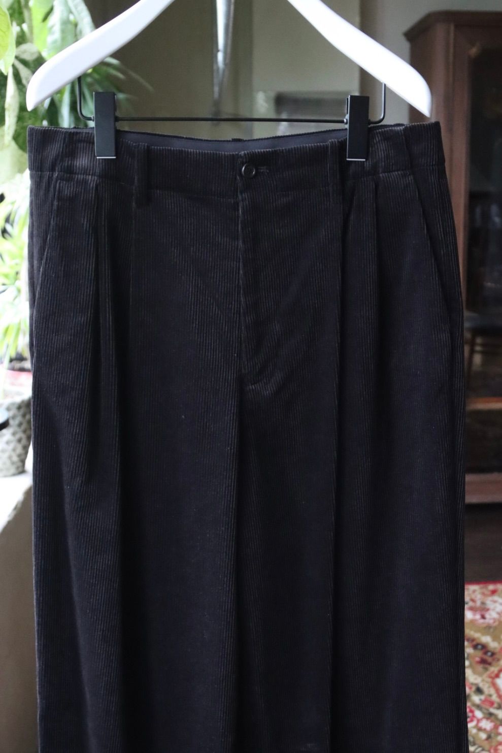 グラフペーパー 25AW Suvin Corduroy Wide Straight Trousers(GU253-40366)BLACK☆10月4日(土)新作発売！