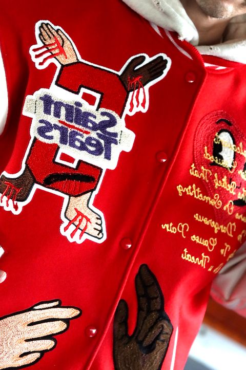 ©SAINT M×××××× ×DENIM TEARS「SAINT TEARS」STUDIUM JACKET (SM-S22-0000-058)RED.style