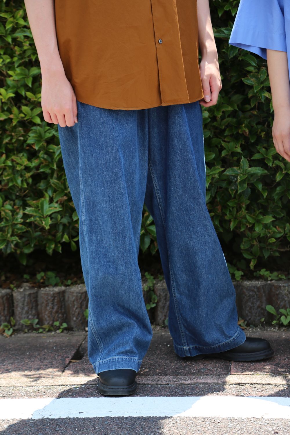 Graphpaper Broad Oversized S/S Regular Collar Shirt(GM212-50625B) style. 2021.05.30.