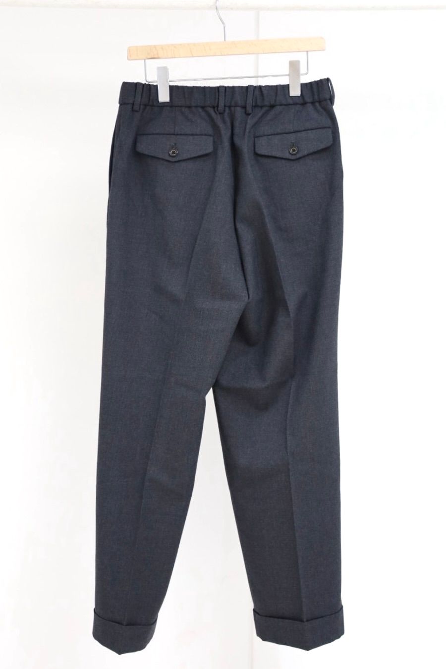 マーカウェア 26AW DOUBLE PLEATED SEMI EASY TROUSERS(A26C07PT02C) CHARCOAL☆新作発売！
