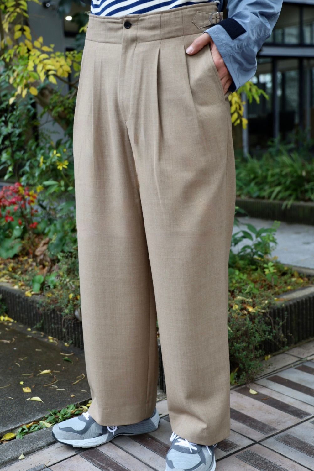marka マーカ 26SS TWO TUCK MILITARY TROUSERS -RECYCLED POLYESTER NON-MULESED WOOL GABARDINE-(M26A06PT01C)BEIGE☆新作発売！