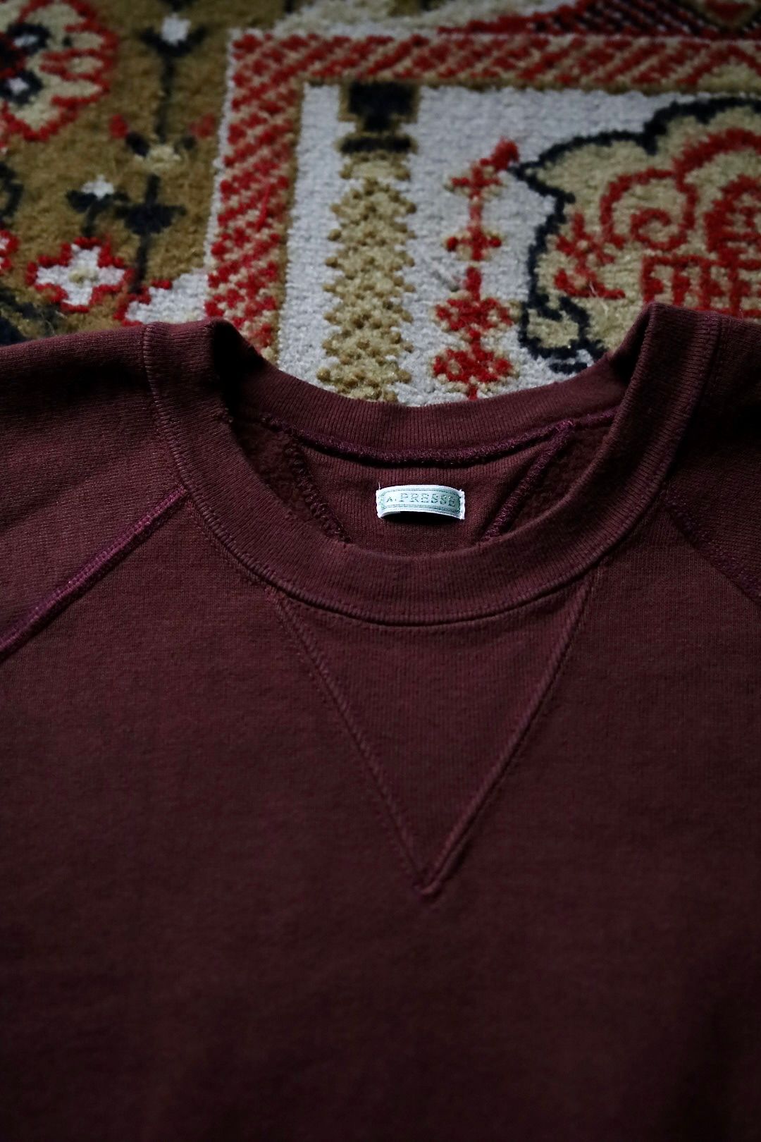 アプレッセ 2026 STYLE2 Vintage Double V Sweatshirt(26AAP-05-16)BURGUNDY☆9月5日(土)発売！