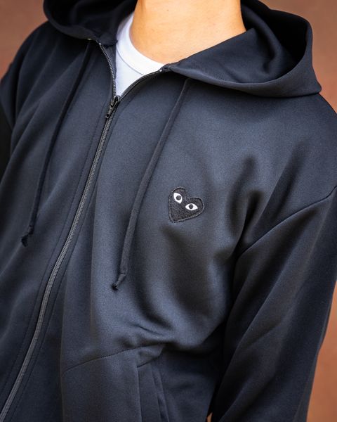 PLAY COMME des GARCONS バックプリントパーカーMARKスタイル