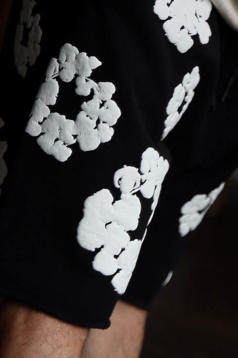 レディメイド×デニムティアーズSWEAT SHORTSスタイル