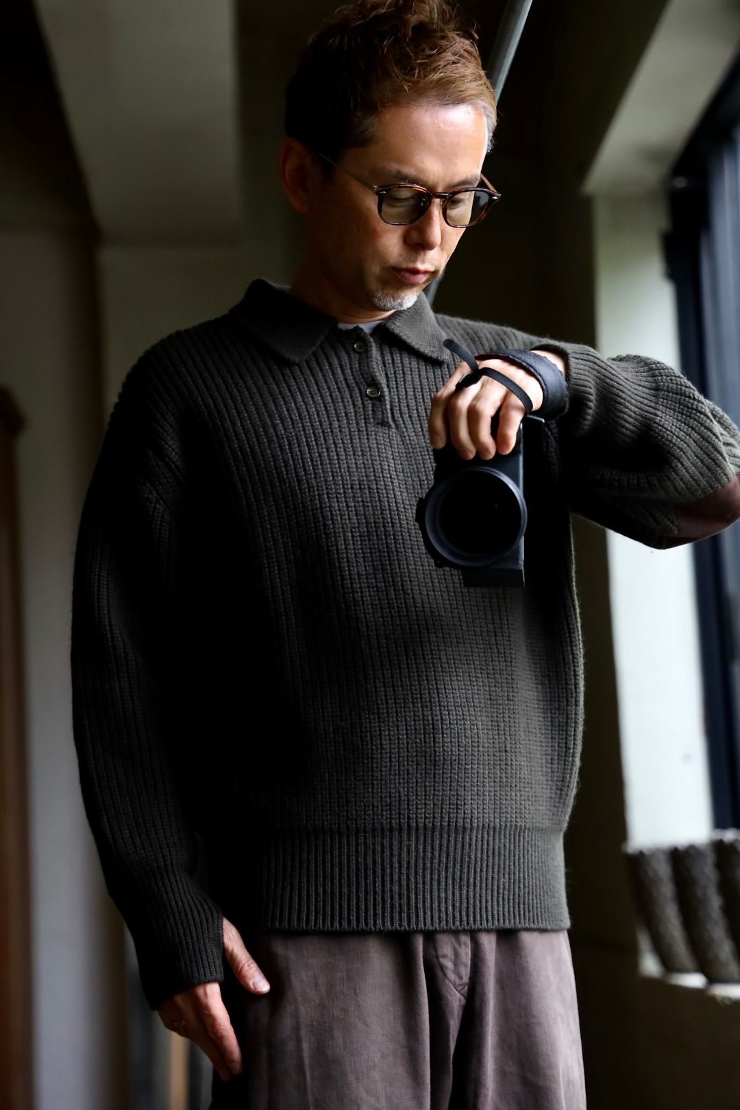 MARKAWARE 26AW RIBBED POLO COLLAR JUMPER"DARK OLIVE"スタイル