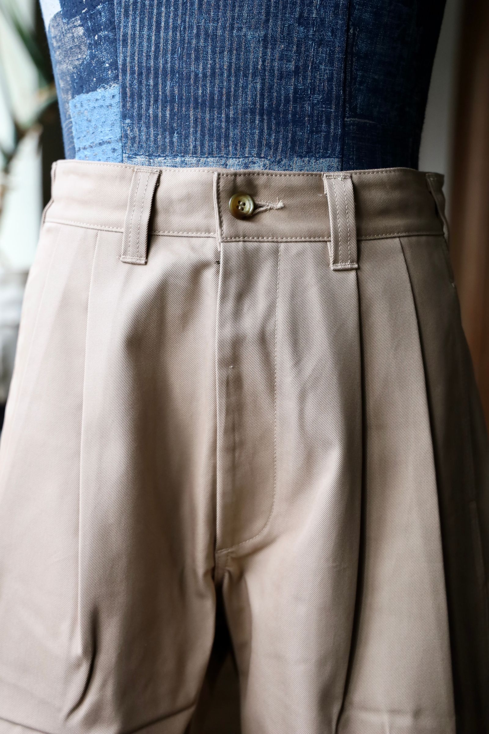 is-ness - イズネス25SS ワイドチノパンツ WIDE CHINO PANTS