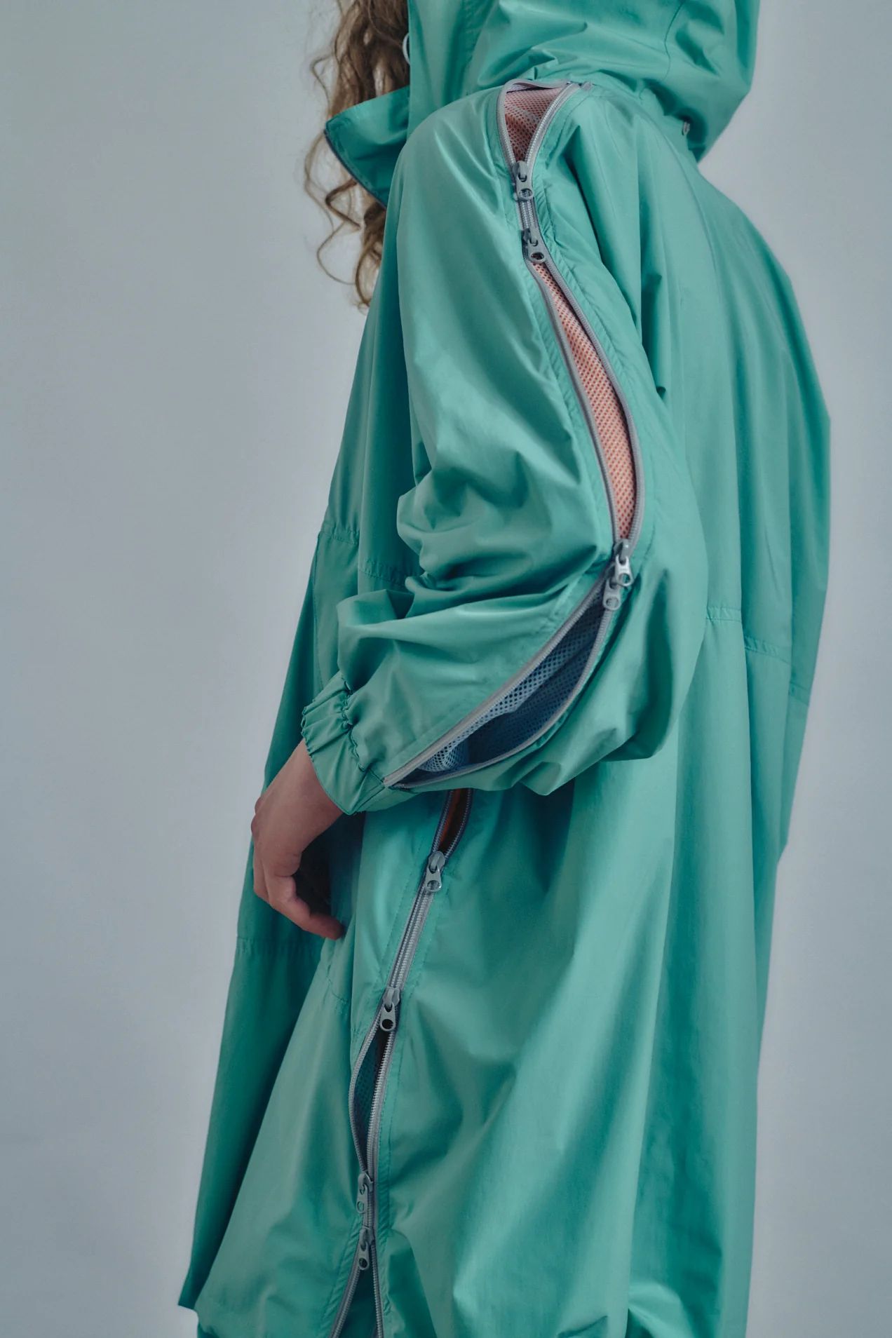 イズネス 26SS Technical Ventilation Coat(26SS_29_1008SSJK09)MINT☆新作発売！