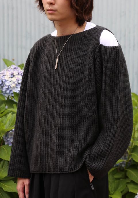 sulvam 2020AW Slit over knit"CHARCOAL" style.2020.7.10.