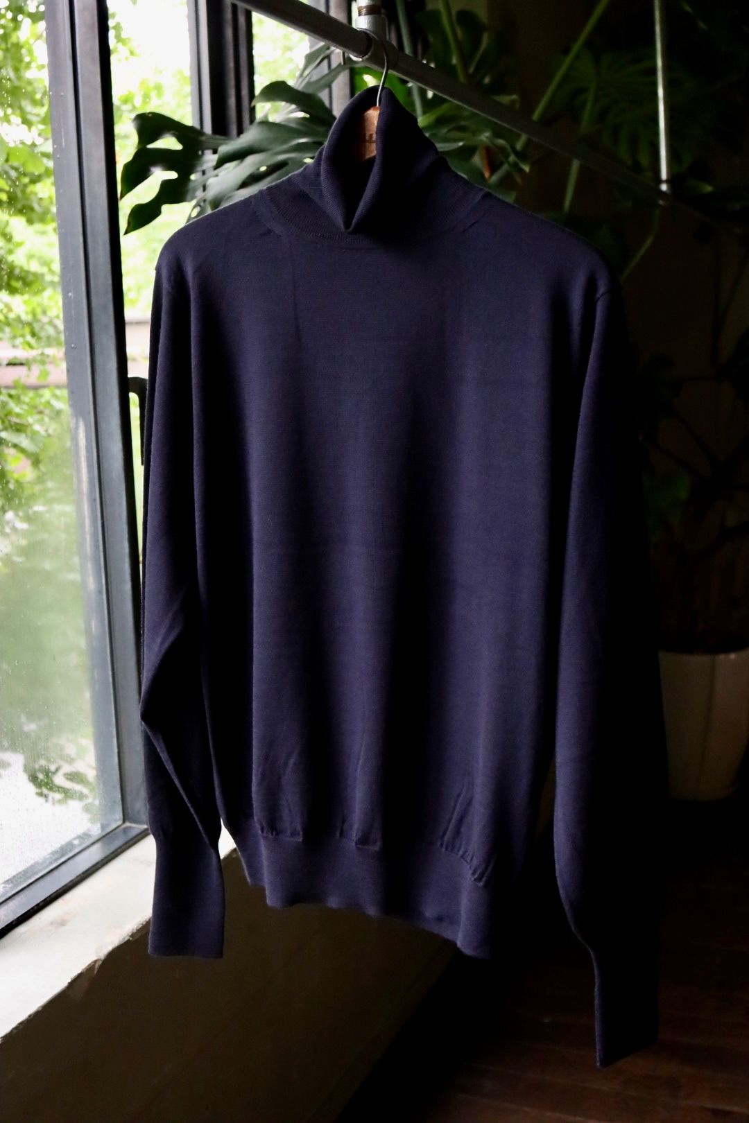 アプレッセ23AWニット Cashmere High Gauge Turtleneck Sweater(23AAP-03-05H)NAVY
