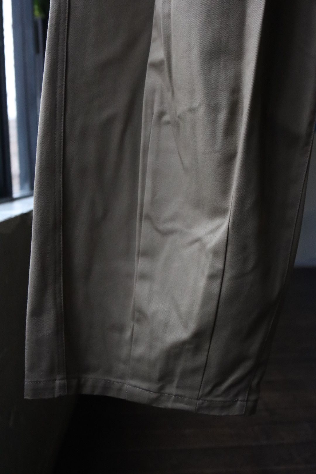 イズネス23SS バルーンイージーパンツ BALLOON EZ PANTS(28PT01T01-1)BEIGE☆2月23日(木)発売！