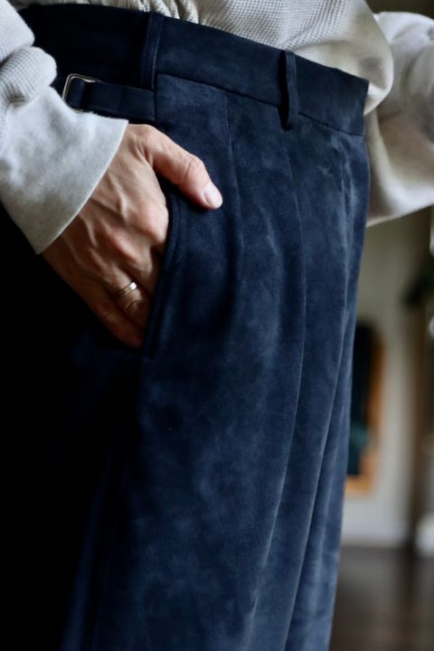 A.PRESSE 23AW Suede Trousers"NAVY"スタイル