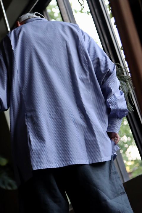 グラフペーパー22AW High Count Broad Stripe Regular Collar Shirt"BLUE STRIPE"スタイル