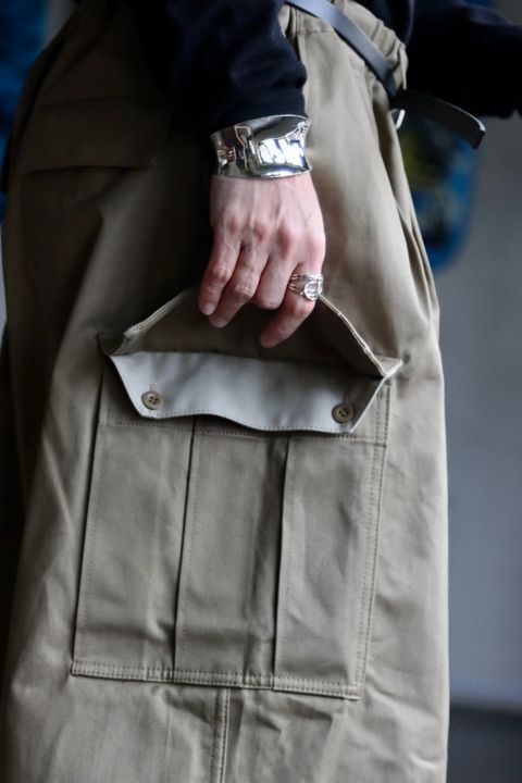 is-ness バルーンカーゴパンツ BALLOON CARGO EZ PANTSスタイル
