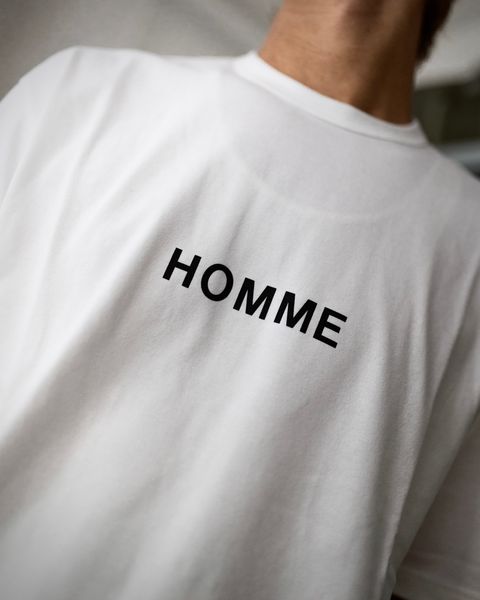 COMME des GARCONS HOMME ロゴプリントTシャツ(WHITE) スタイル 8月3日(土)発売！