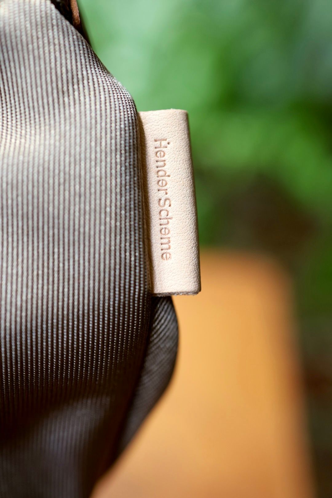 エンダースキーマ バッグ 2tuck tote M(yv-b-2tm)beige/brown☆7月11日(土)発売！