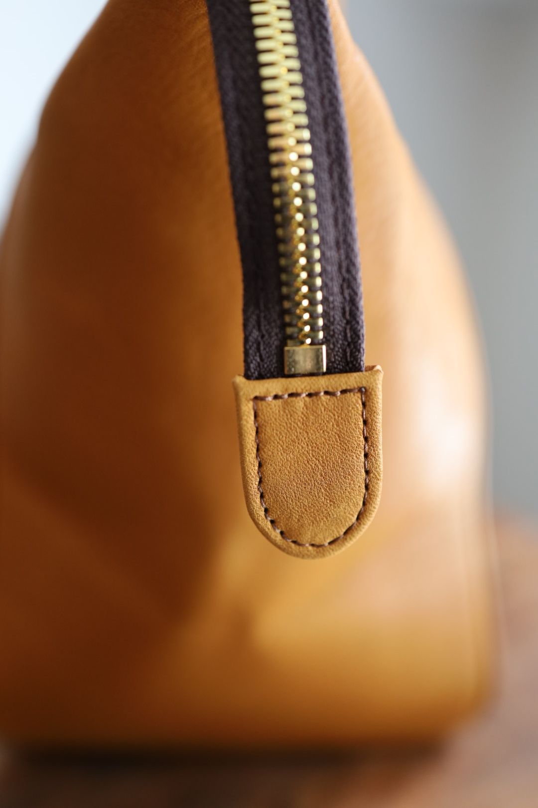 doublet ダブレット26AW PLEADING EMOJI LEATHER BAG (26AW73BG87)CAMEL☆7月11日(土)発売！