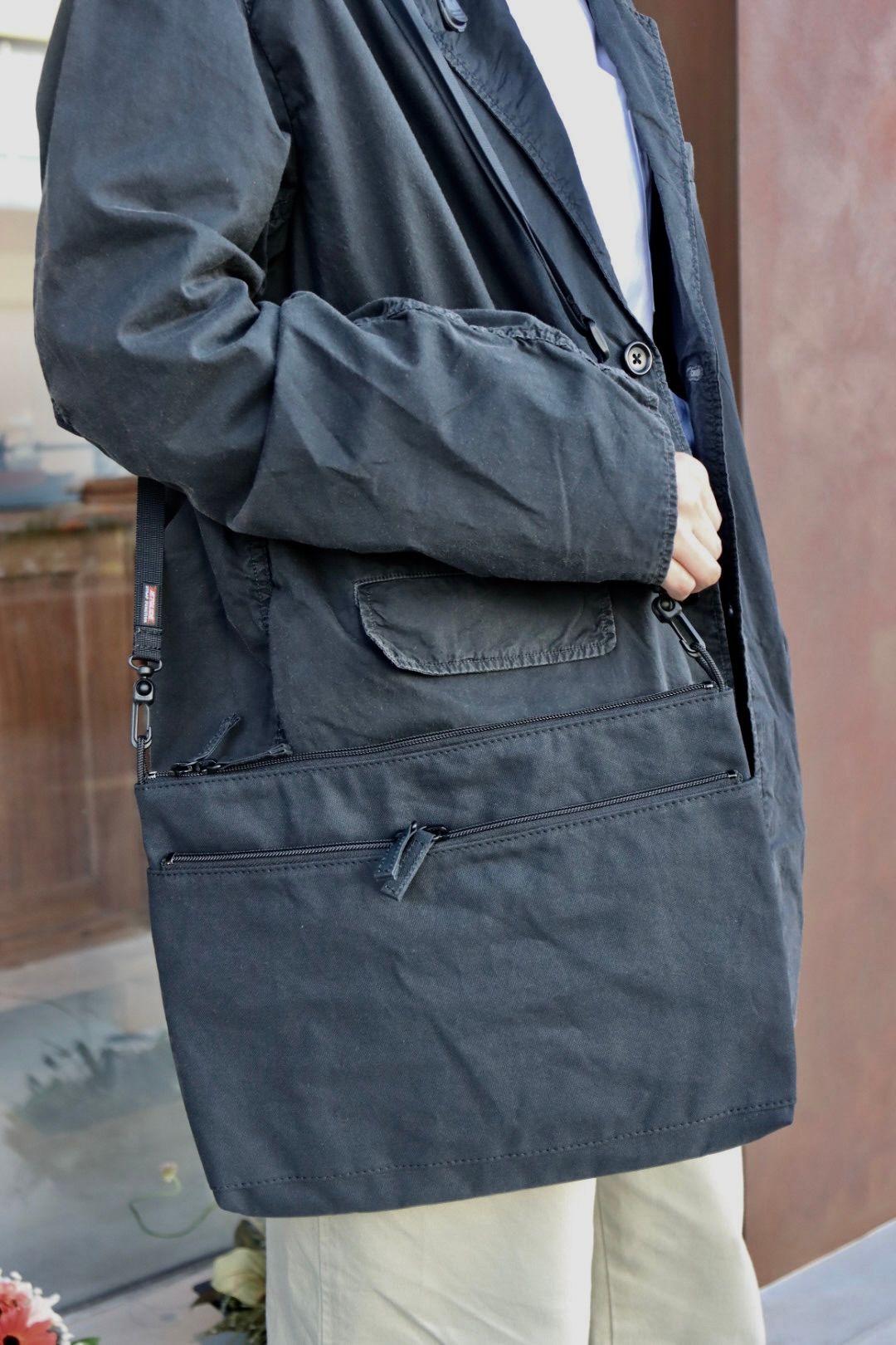 グラフペーパー24SS Washi Duck Sacoche M(GU241-90307C)BLACK