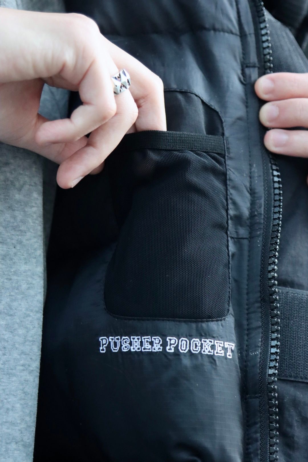 Gozilla 700Fill Vest - S.F.C (Stripes For Creative) (エス